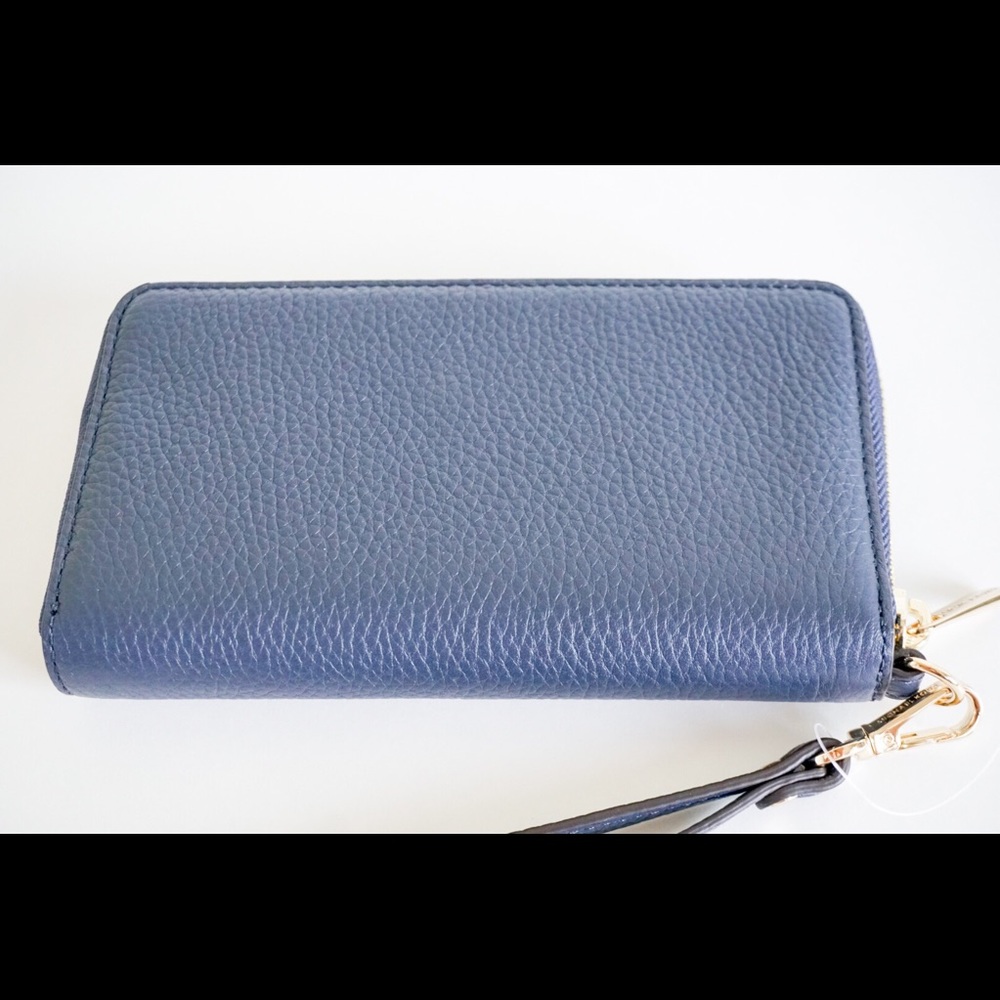 Michael Kors Large Leather Wristlet Navy Blue - Picture 3 of 8